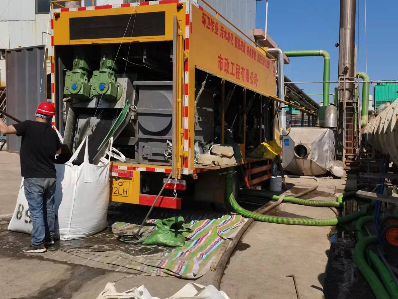 恭城淤泥压干处理